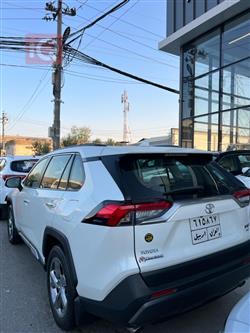 تۆیۆتا ڕاڤ 4